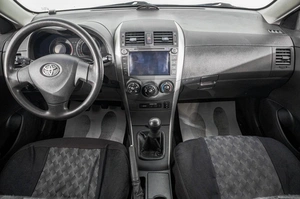 Седан Toyota Corolla 2006 года, 779000 рублей, Барнаул