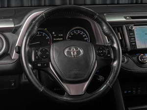 Внедорожник Toyota RAV4 2018 года, 2419000 рублей, Тюмень