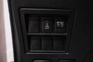 Пикап Toyota Hilux 2016 года, 2889000 рублей, Новокузнецк