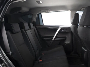 Внедорожник Toyota RAV4 2017 года, 2440000 рублей, Омск