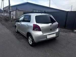 Хетчбэк Toyota Vitz 2007 года, 420000 рублей, Красноярск