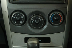 Универсал Toyota Corolla Fielder 2010 года, 769000 рублей, Омск