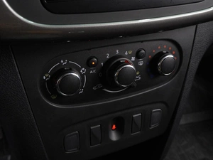 Седан Renault Logan 2021 года, 999000 рублей, Воронеж