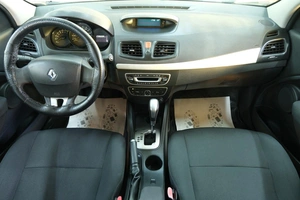 Седан Renault Fluence 2011 года, 659000 рублей, Омск
