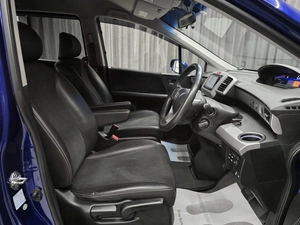 Минивэн Honda Freed 2014 года, 1199000 рублей, Красноярск