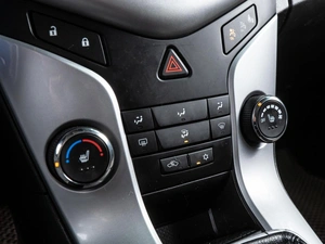 Седан Chevrolet Cruze 2012 года, 689000 рублей, Волгоград