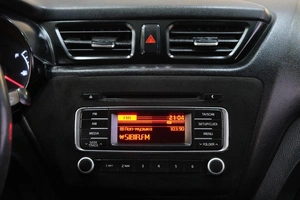 Седан Kia Rio 2015 года, 799000 рублей, Омск