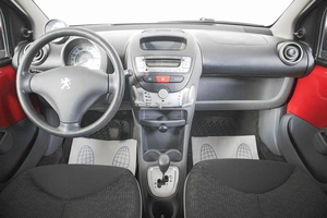 Хетчбэк Peugeot 107 2010 года, 509000 рублей, Кемерово
