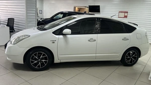 Лифтбек Toyota Prius 2009 года, 875000 рублей, Ачинск