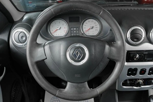 Седан Renault Logan 2011 года, 479000 рублей, Тюмень