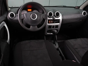 Хетчбэк Renault Sandero 2011 года, 649000 рублей, Воронеж