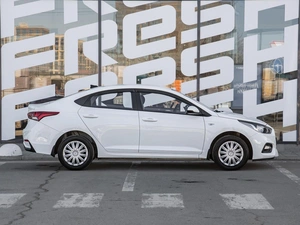 Седан Hyundai Solaris 2018 года, 1335000 рублей, Краснодар