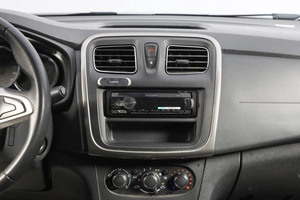 Седан Renault Logan 2018 года, 799000 рублей, Новосибирск