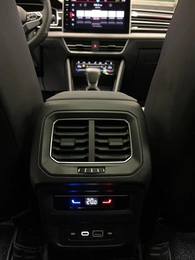 Внедорожник Volkswagen Tiguan 2022 года, 4500000 рублей, Красноярск