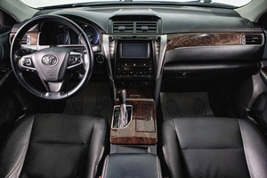 Седан Toyota Camry 2016 года, 2309000 рублей, Сургут