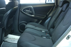 Внедорожник Toyota RAV4 2010 года, 1499000 рублей, Омск