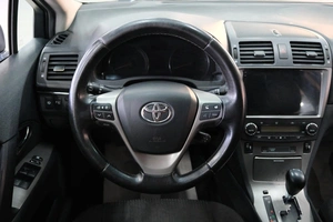 Седан Toyota Avensis 2009 года, 999000 рублей, Омск