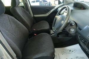 Хетчбэк Toyota Vitz 2010 года, 789000 рублей, Омск
