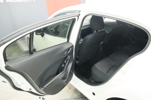 Седан Mazda 3 2013 года, 1340000 рублей, Курск