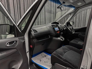 Минивэн Nissan Serena 2014 года, 1200000 рублей, Красноярск