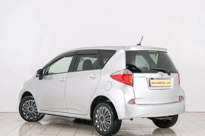 Хетчбэк Toyota Ractis 2011 года, 729000 рублей, Красноярск