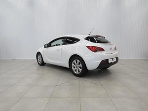 Хэтчбек Opel Astra 2013 года, 980000 рублей, Калуга