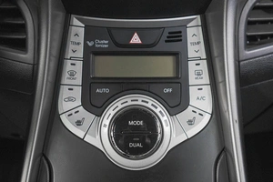 Седан Hyundai Avante 2011 года, 919000 рублей, Кемерово