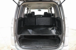 Минивэн Toyota Voxy 2006 года, 889000 рублей, Новокузнецк