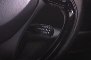 Внедорожник Toyota C-HR 2019 года, 2049000 рублей, Томск