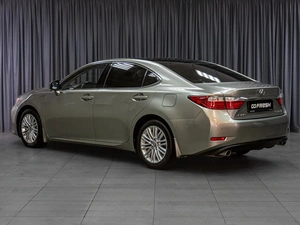 Седан Lexus ES 2015 года, 2078000 рублей, Тюмень