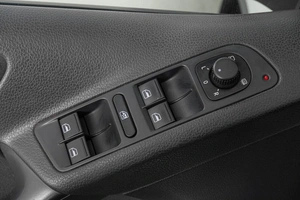 Внедорожник Volkswagen Tiguan 2011 года, 1339000 рублей, Кемерово