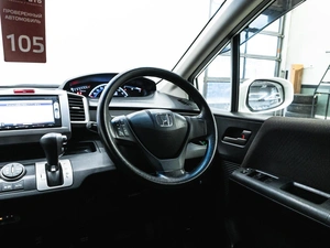 Минивэн Honda Freed 2014 года, 1240000 рублей, Красноярск