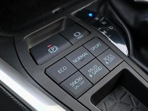 Внедорожник Toyota RAV4 2025 года, 4400000 рублей, Волгоград