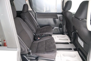 Минивэн Toyota Voxy 2014 года, 2049000 рублей, Красноярск