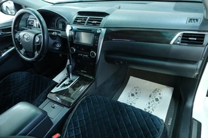 Седан Toyota Camry 2013 года, 2049000 рублей, Омск