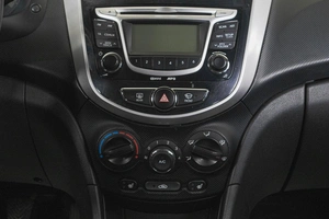 Хетчбэк Hyundai Solaris 2012 года, 749000 рублей, Кемерово