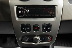 Седан Renault Logan 2011 года, 519000 рублей, Тюмень