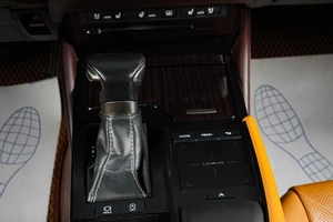 Седан Lexus ES 2019 года, 3699000 рублей, Тюмень