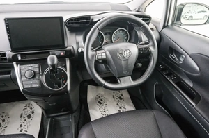 Минивэн Toyota Wish 2015 года, 2099000 рублей, Красноярск