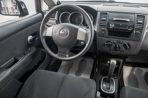 Хетчбэк Nissan Tiida 2012 года, 759000 рублей, Барнаул