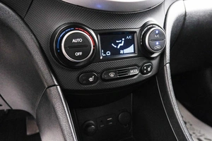 Седан Hyundai Solaris 2015 года, 1199000 рублей, Красноярск