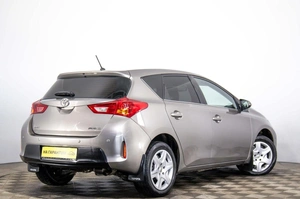 Хетчбэк Toyota Auris 2013 года, 1229000 рублей, Пермь