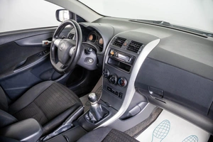 Седан Toyota Corolla 2013 года, 1049000 рублей, Пермь