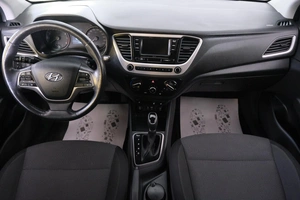 Седан Hyundai Solaris 2017 года, 1299000 рублей, Омск