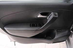 Седан Volkswagen Polo 2017 года, 999000 рублей, Красноярск