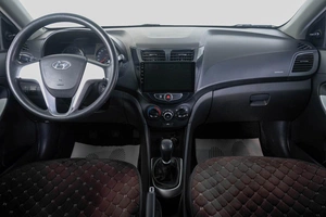 Седан Hyundai Solaris 2012 года, 699000 рублей, Кемерово