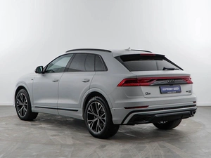 Внедорожник Audi Q8 2020 года, 7898999 рублей, Москва