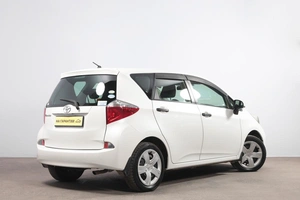 Хетчбэк Toyota Ractis 2013 года, 1099000 рублей, Новосибирск
