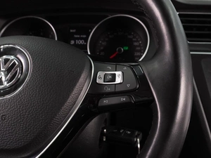 Внедорожник Volkswagen Tiguan 2018 года, 2199000 рублей, Воронеж