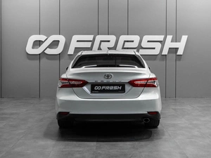 Седан Toyota Camry 2018 года, 2799000 рублей, Тюмень